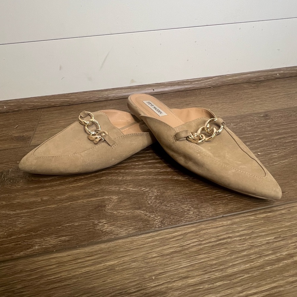 Steve Madden Tan Suede Pointed Toe Chain Mules